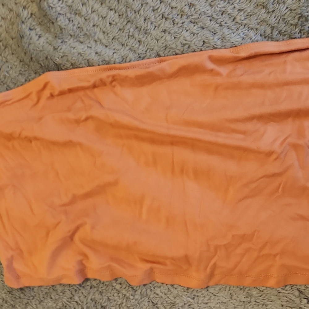 Solid tube crop top